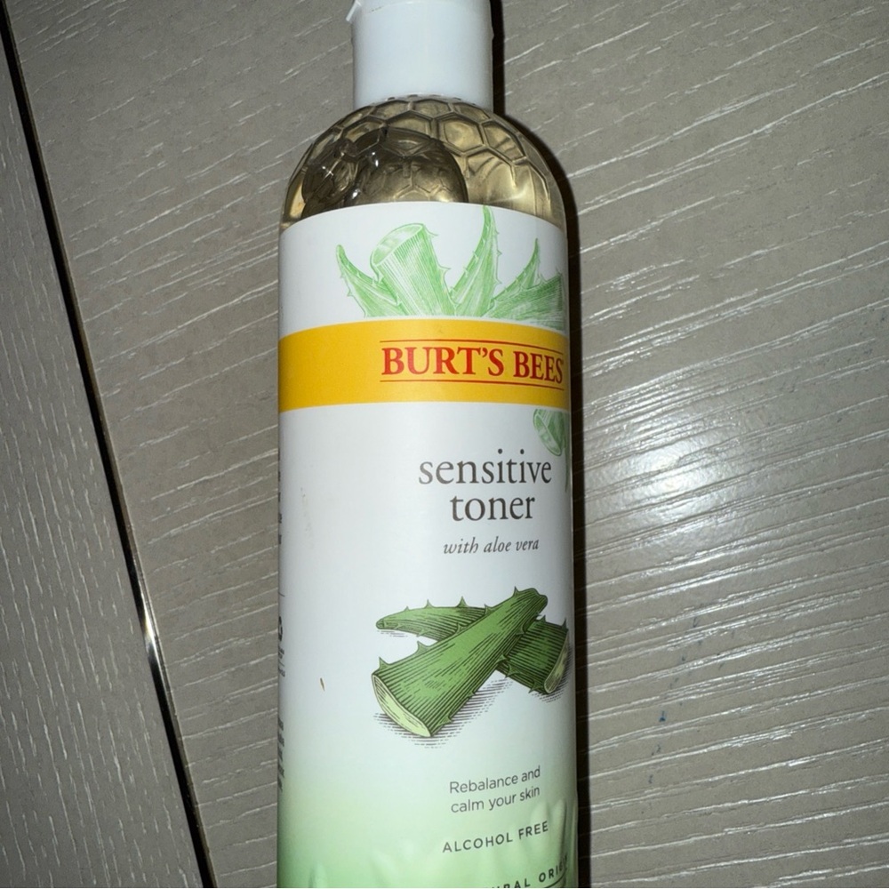 Burt's Bees White and Yellow Body Lotion with Aloe